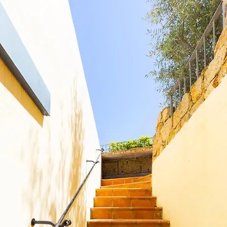 Bados Apts شقة أولبيا
